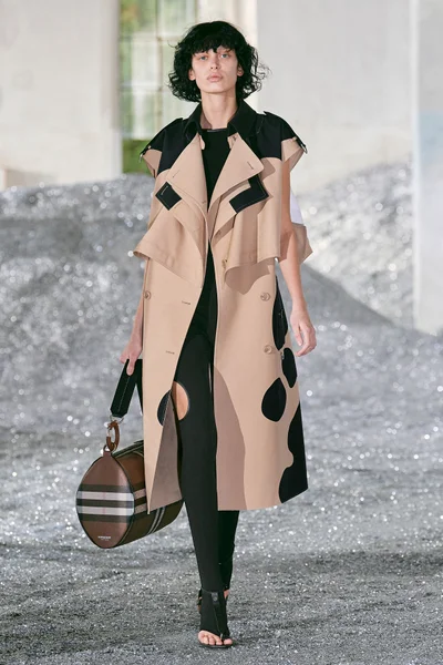 Look 25